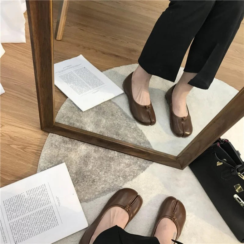 Women's Split-Toe Tabi Ballet Flats – Soft Leather Slip-On Shoes