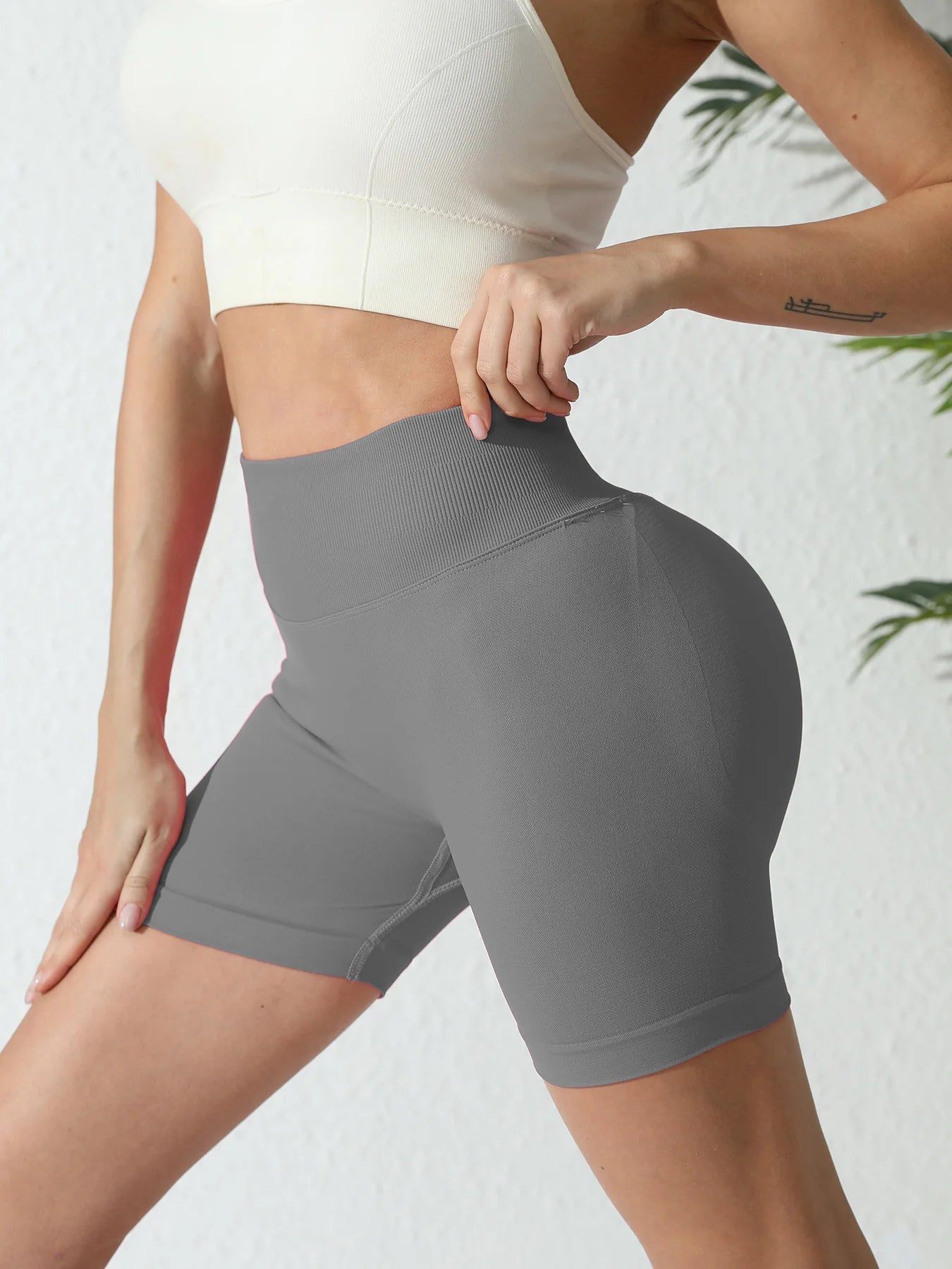 Women's High Waist Seamless Scrunch Yoga Shorts