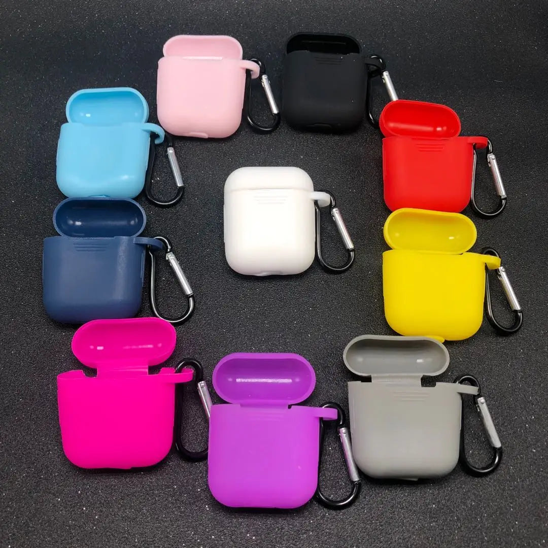Silicone AirPods Case with Carabiner Clip – Shockproof Cover