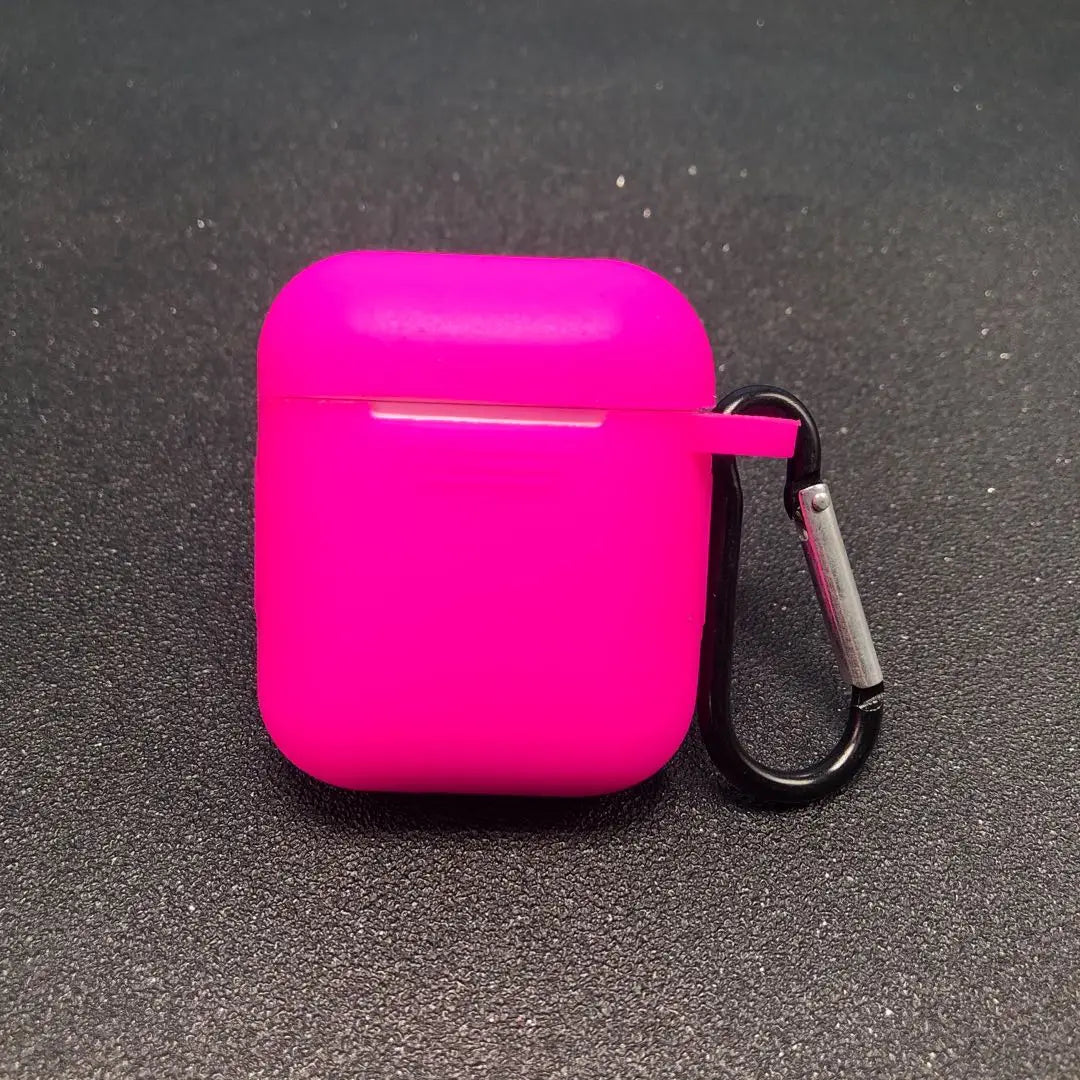 Silicone AirPods Case with Carabiner Clip – Shockproof Cover