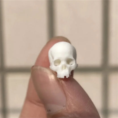 Mini Skull Figurine – Halloween Miniature Decor for Dollhouse, Fish Tank & Plants