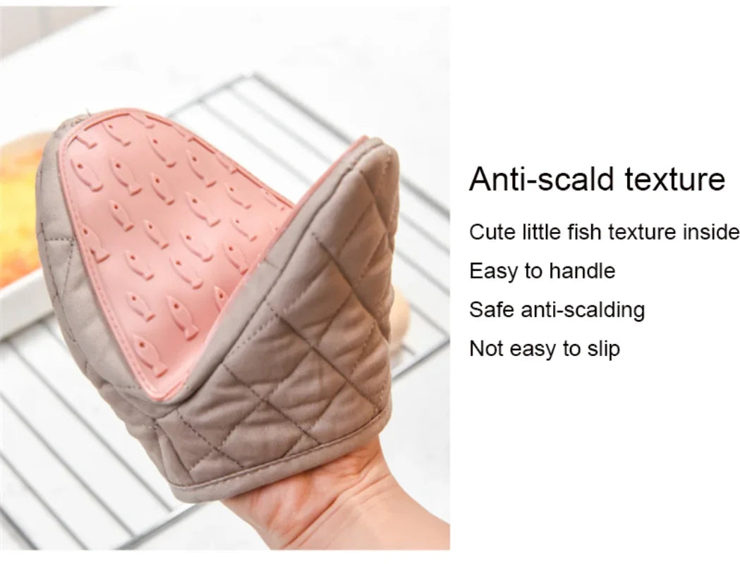 Silicone Oven Mitt – Fish Shaped Heat-Resistant Kitchen Glove