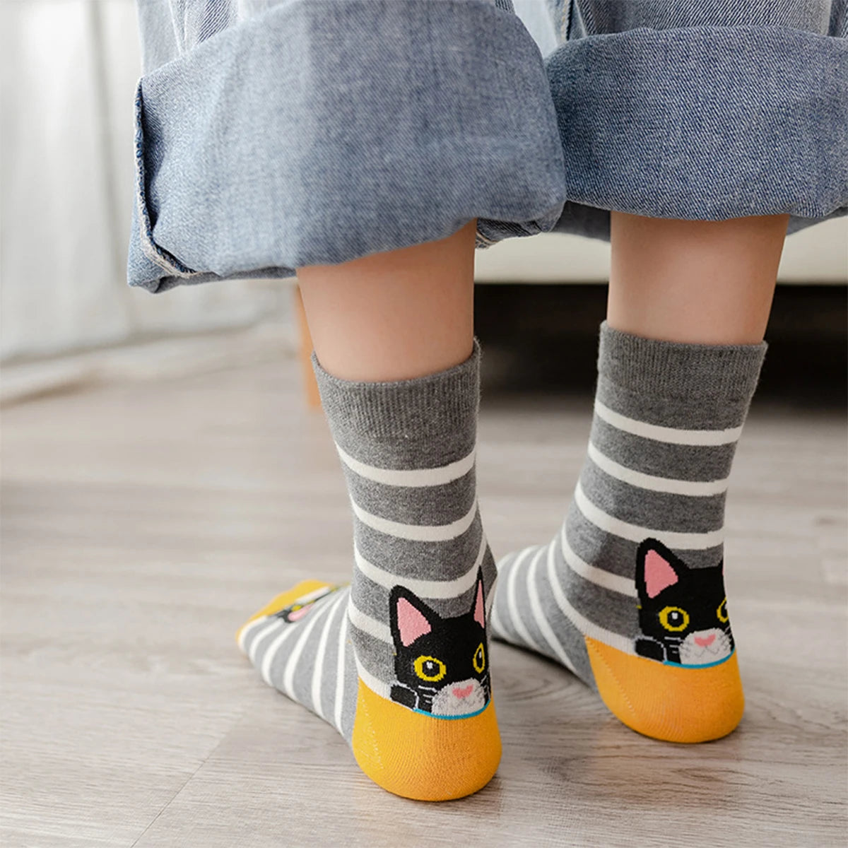 5 Pairs Cute Cat Pattern Women’s Crew Socks