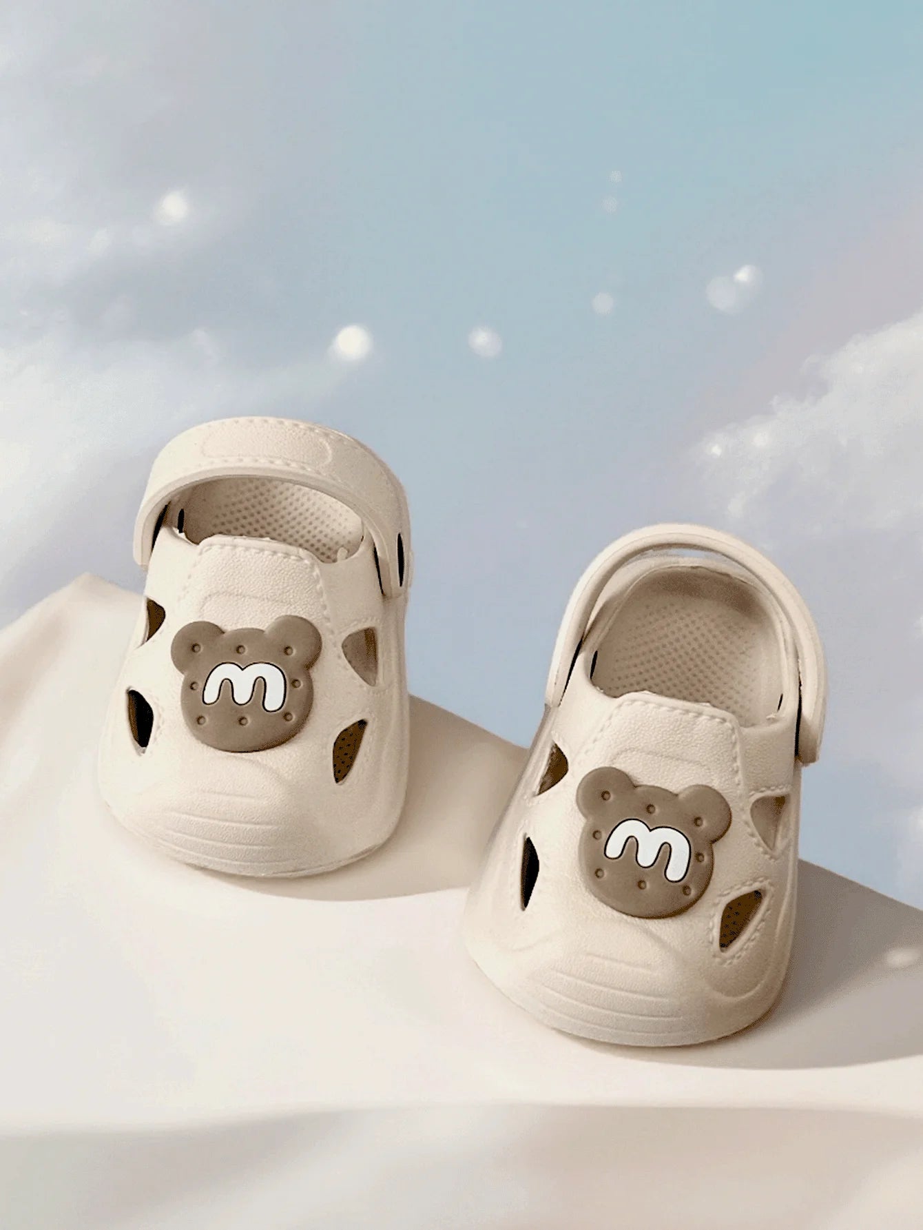 Toddler EVA Clogs – Breathable Hollow-Out Beach Shoes for Boys & Girls