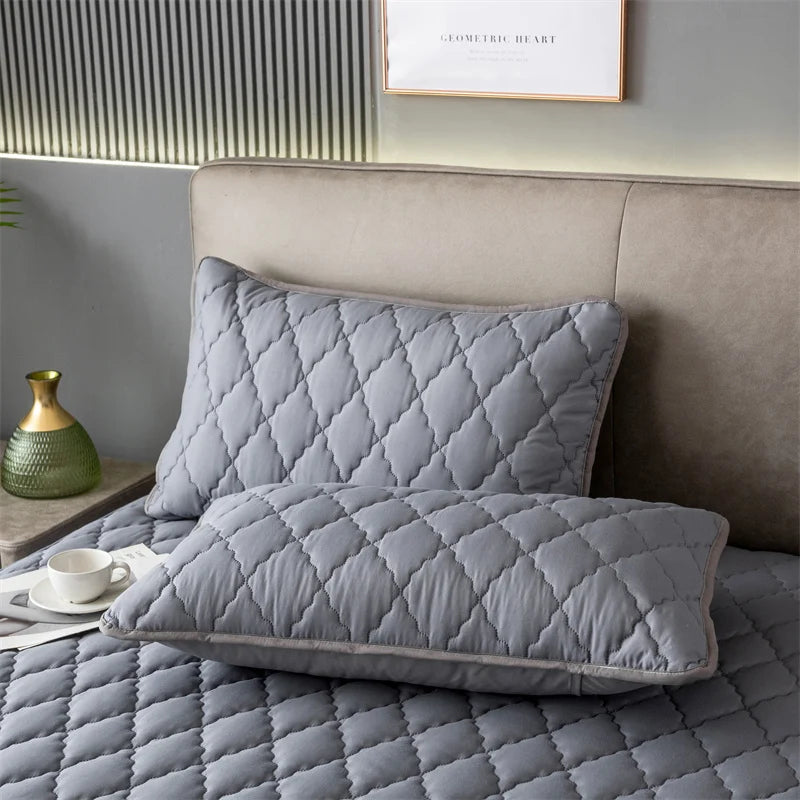 Waterproof Quilted Pillowcase – Breathable, Kid & Pet Friendly, 6 Colors