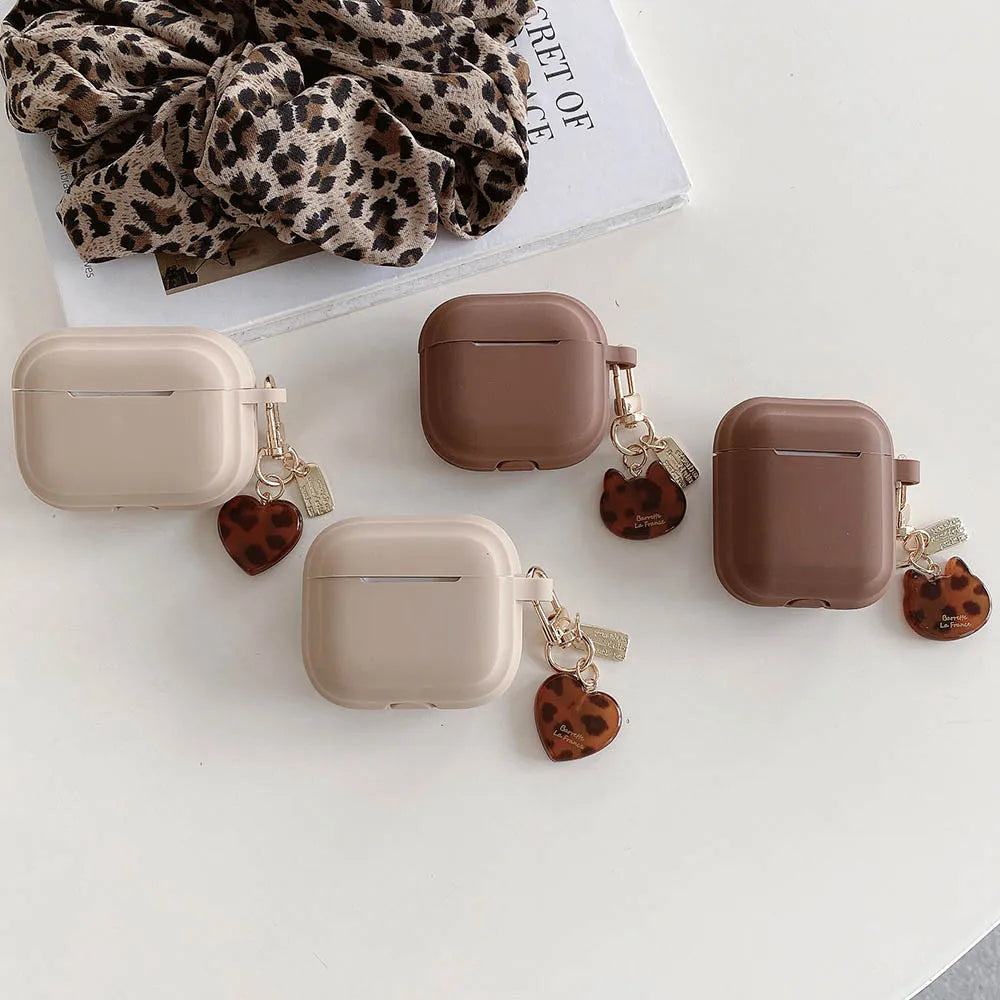 Silicone AirPods Case with Cute Cat Heart Keychain