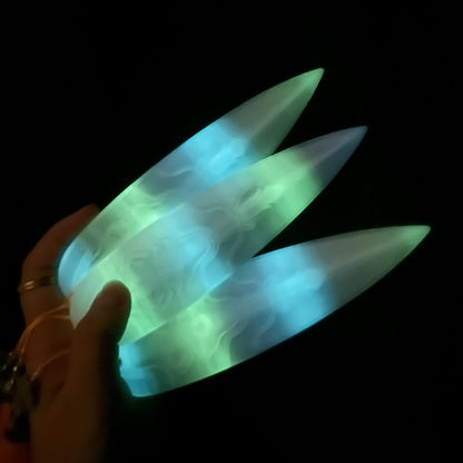 Glow in the Dark Cosplay Dart Prop with Tassel – Halloween & Carnival Roleplay Weapon