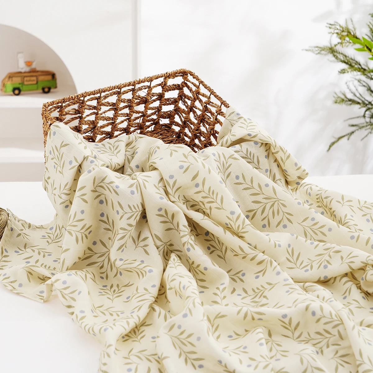 Muslin Swaddle Blanket 100% Cotton 2-Layer Baby Bath Towel Wrap