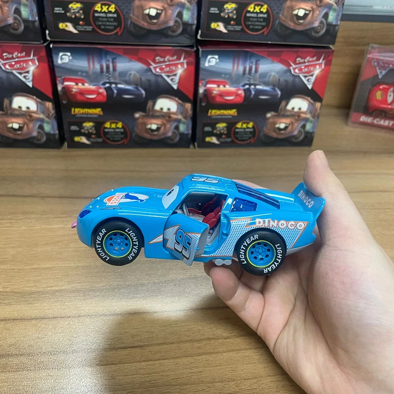 Disney Pixar Cars Lightning McQueen Diecast Pull Back Toy with Lights