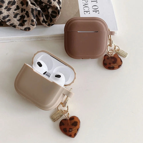 Silicone AirPods Case with Cute Cat Heart Keychain