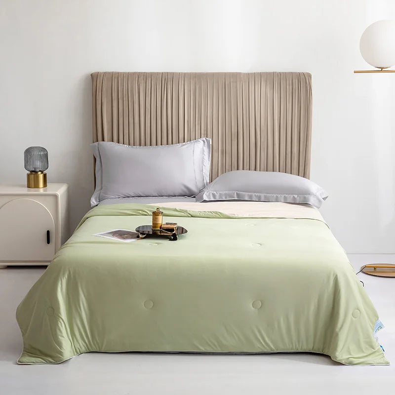 Ice Silk Cooling Comforter – Lightweight Summer Blanket