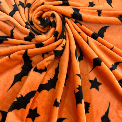 Halloween Bat Print Flannel Throw Blanket – Soft, Cozy & Versatile