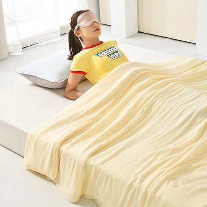 Ice Silk Cooling Comforter – Lightweight Summer Blanket