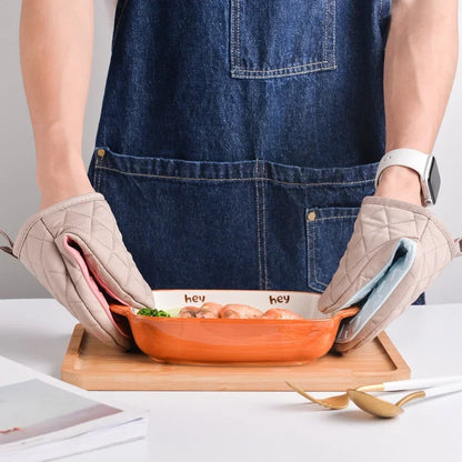 Silicone Oven Mitt – Fish Shaped Heat-Resistant Kitchen Glove