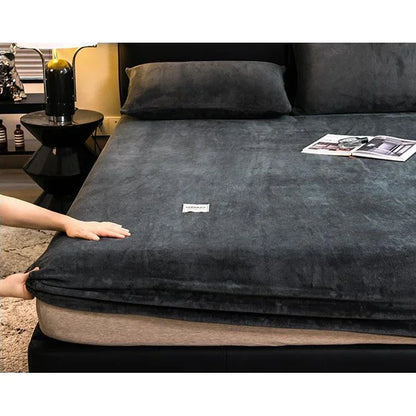 Plush Fitted Sheet – Super Warm Crystal Velvet Mattress Cover