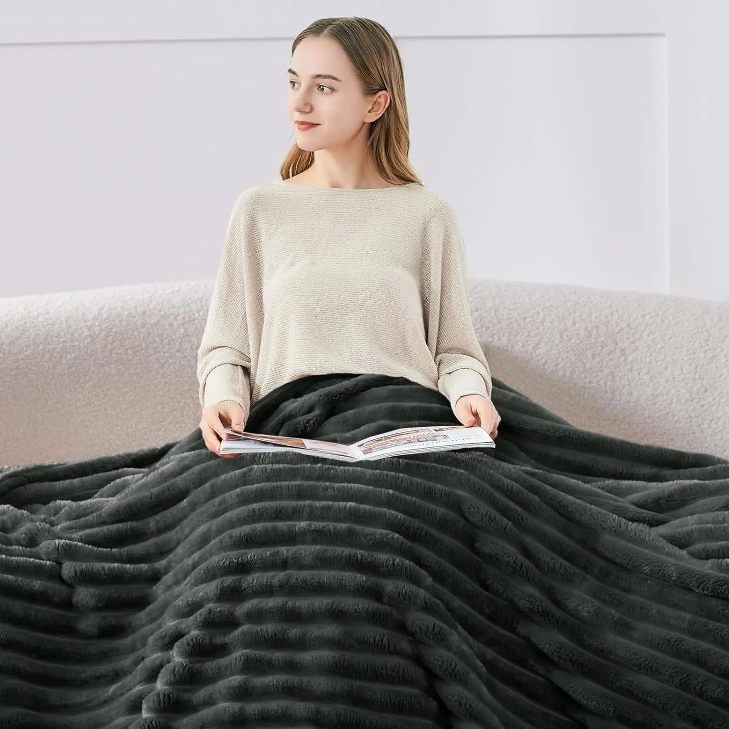 Fluffy Bubble Fleece Throw Blanket – Soft, Warm & Decorative, 4 Colors