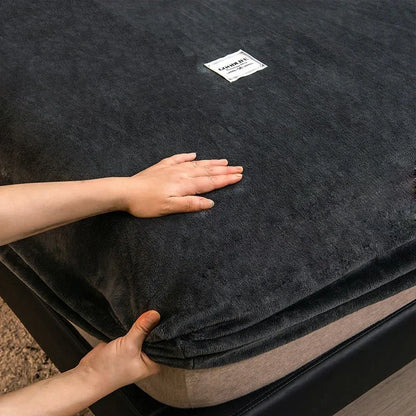 Plush Fitted Sheet – Super Warm Crystal Velvet Mattress Cover