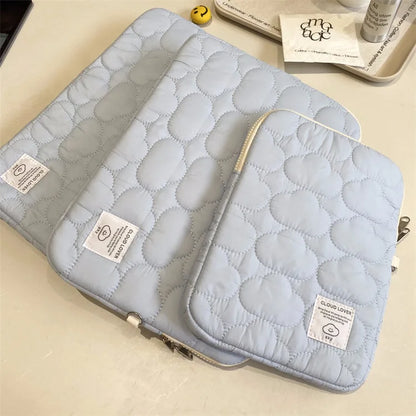 Quilted Tablet Sleeve Bag – Shockproof Pouch for iPad, Samsung, Laptop 9.7–15.6"