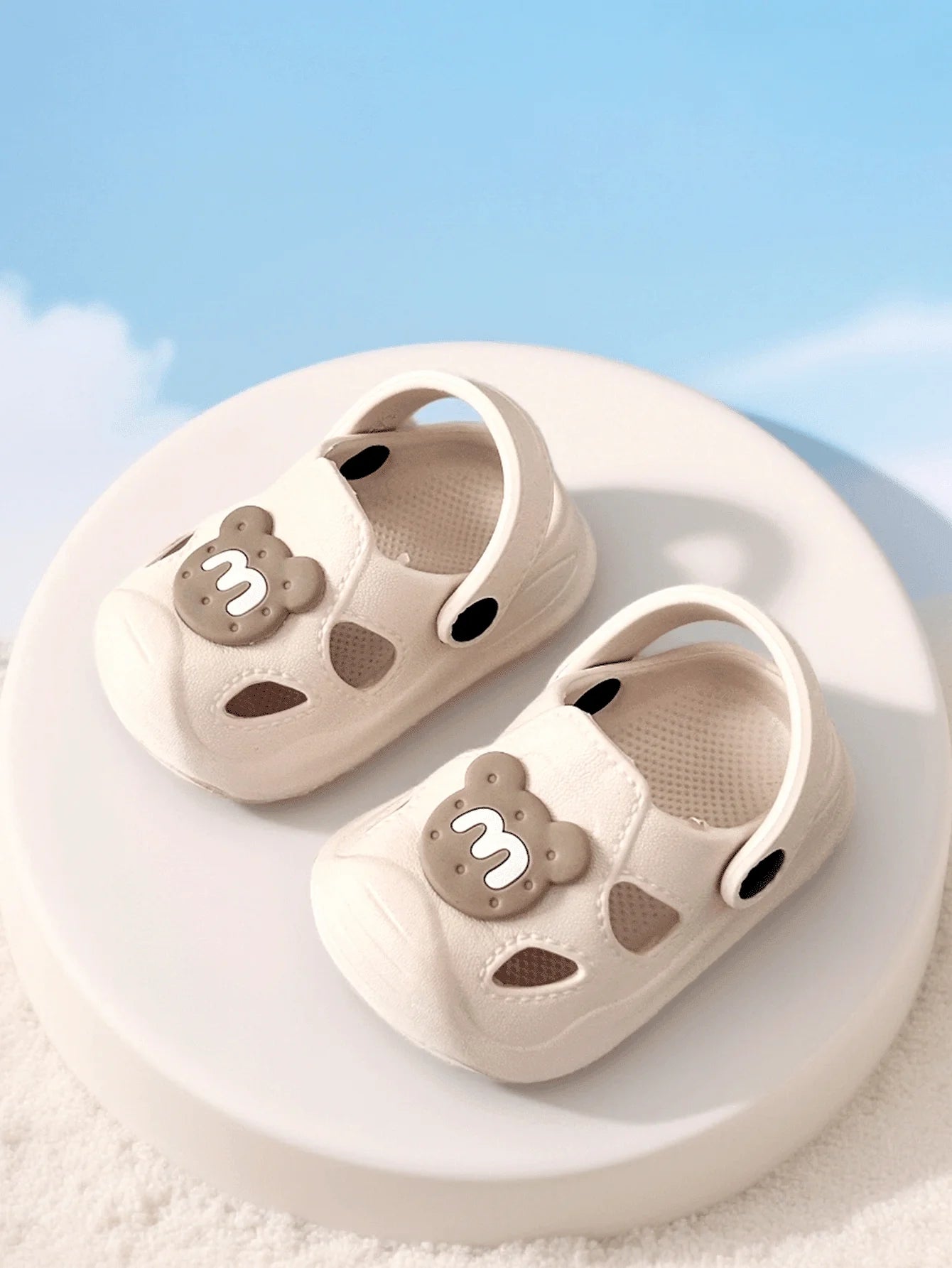 Toddler EVA Clogs – Breathable Hollow-Out Beach Shoes for Boys & Girls