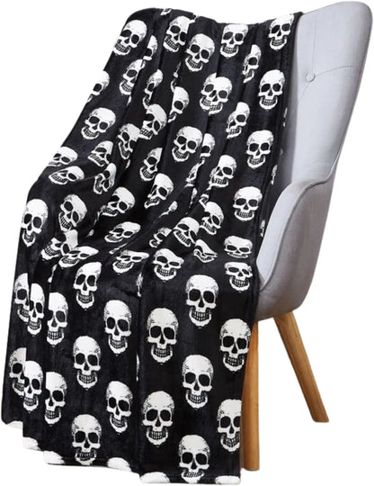 Halloween Bat Print Flannel Throw Blanket – Soft, Cozy & Versatile