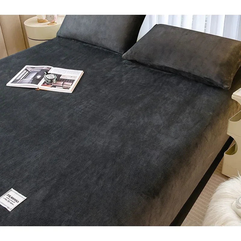 Plush Fitted Sheet – Super Warm Crystal Velvet Mattress Cover