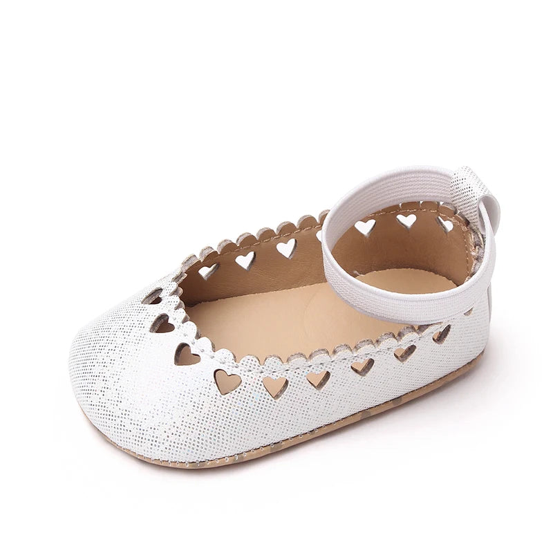 Baby Girl Heart Hollow Flat Shoes – Soft Sole Sneaker 0–18 Months