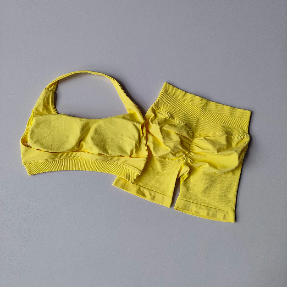Women's Seamless Yoga Set – Halter Sports Bra & Matching Shorts