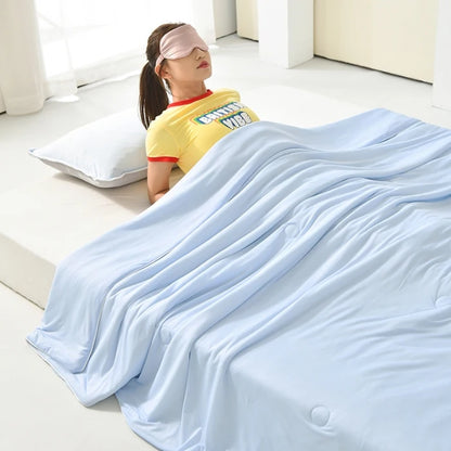 Ice Silk Cooling Comforter – Lightweight Summer Blanket