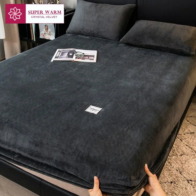 Plush Fitted Sheet – Super Warm Crystal Velvet Mattress Cover
