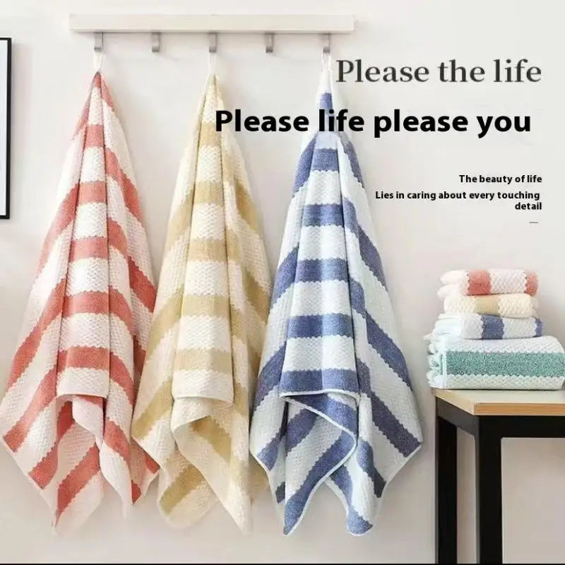 Coral Fleece Bath Towel – Thick, Quick-Dry & Absorbent