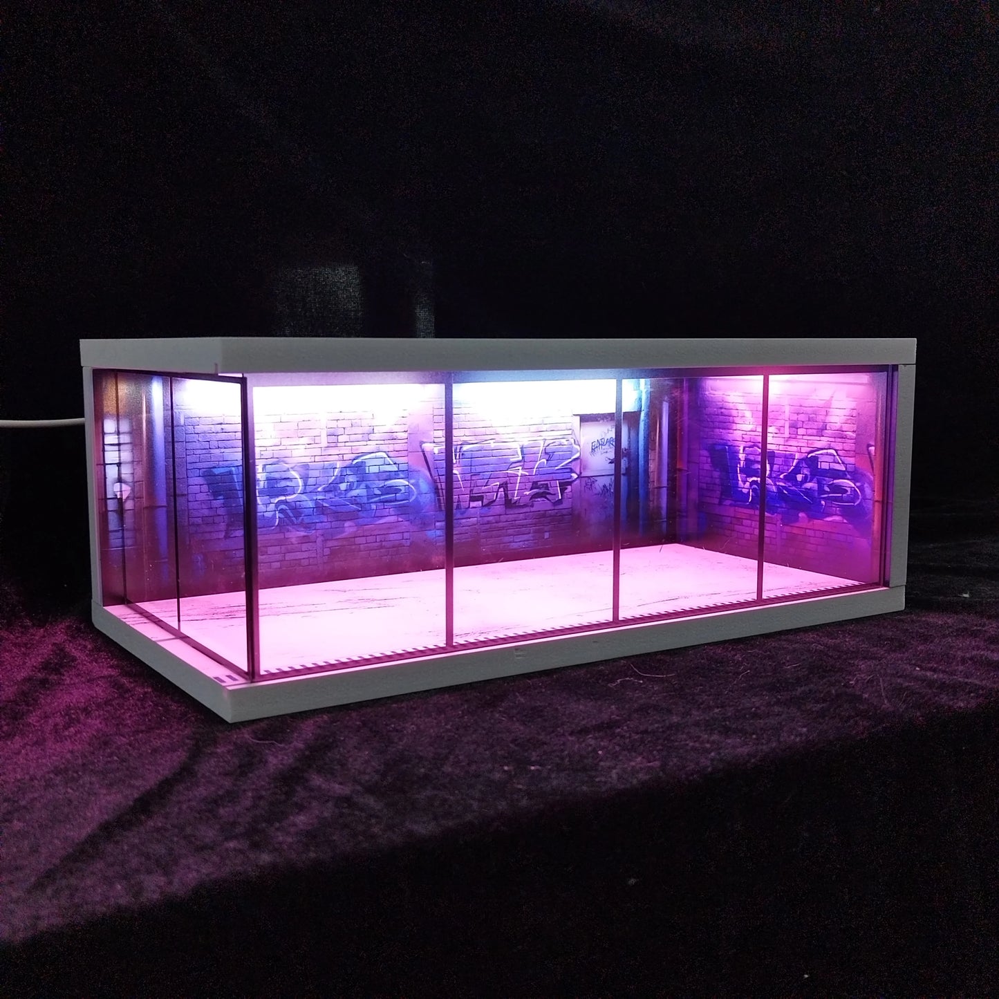 1/64 Scale Garage Diorama Display Case with USB LED Lights